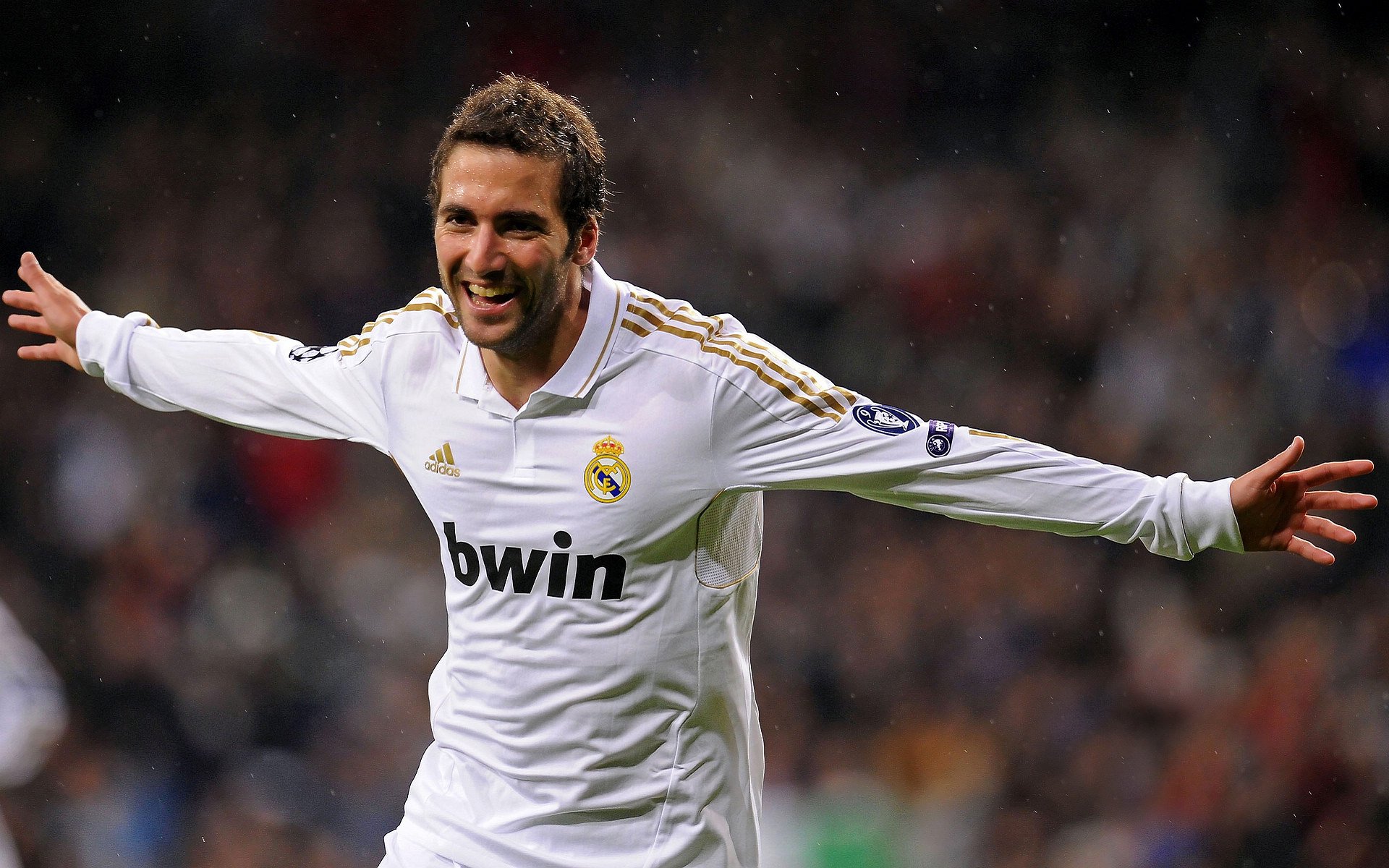 李恩：精准的传球与不屈的防守精神，让他在全黑队中占据核心位置