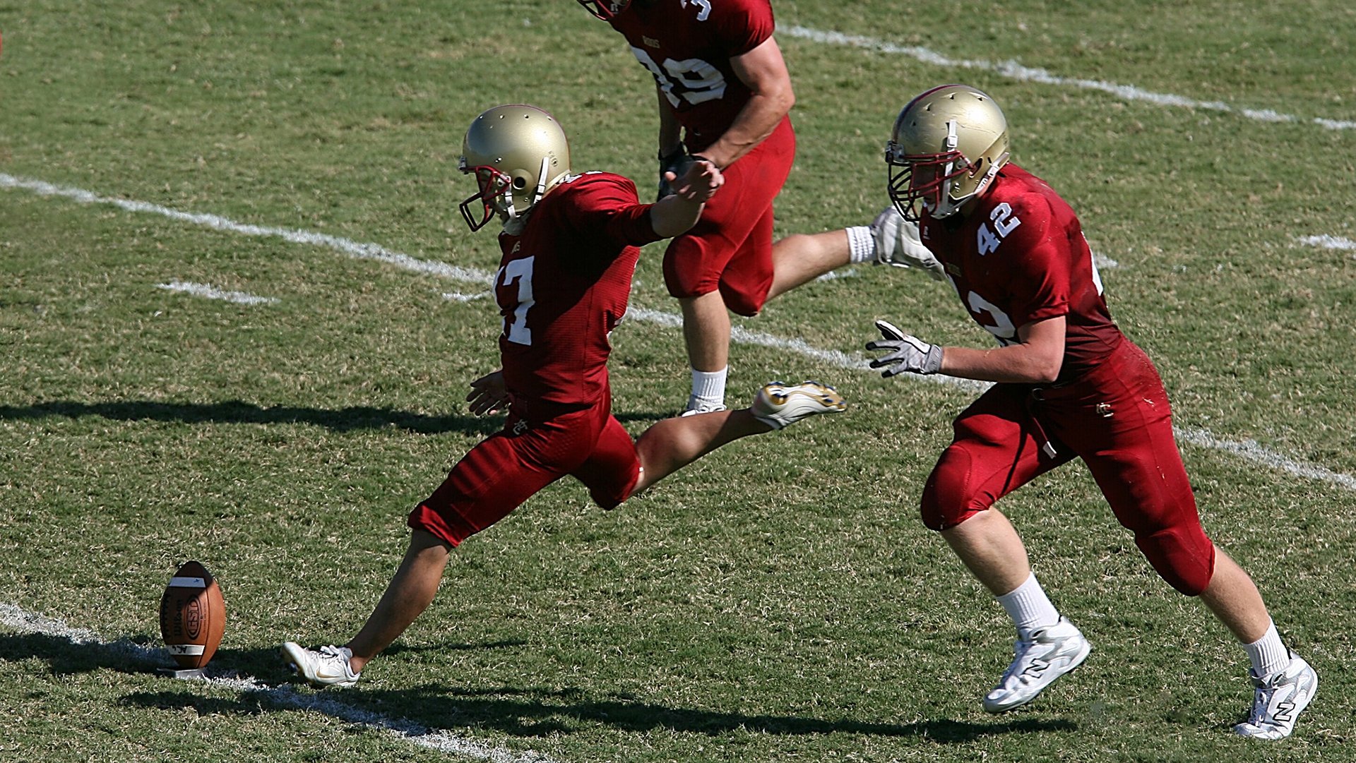 火箭状态回暖，团队默契逐渐提升，火箭1夜完成2笔重磅签约